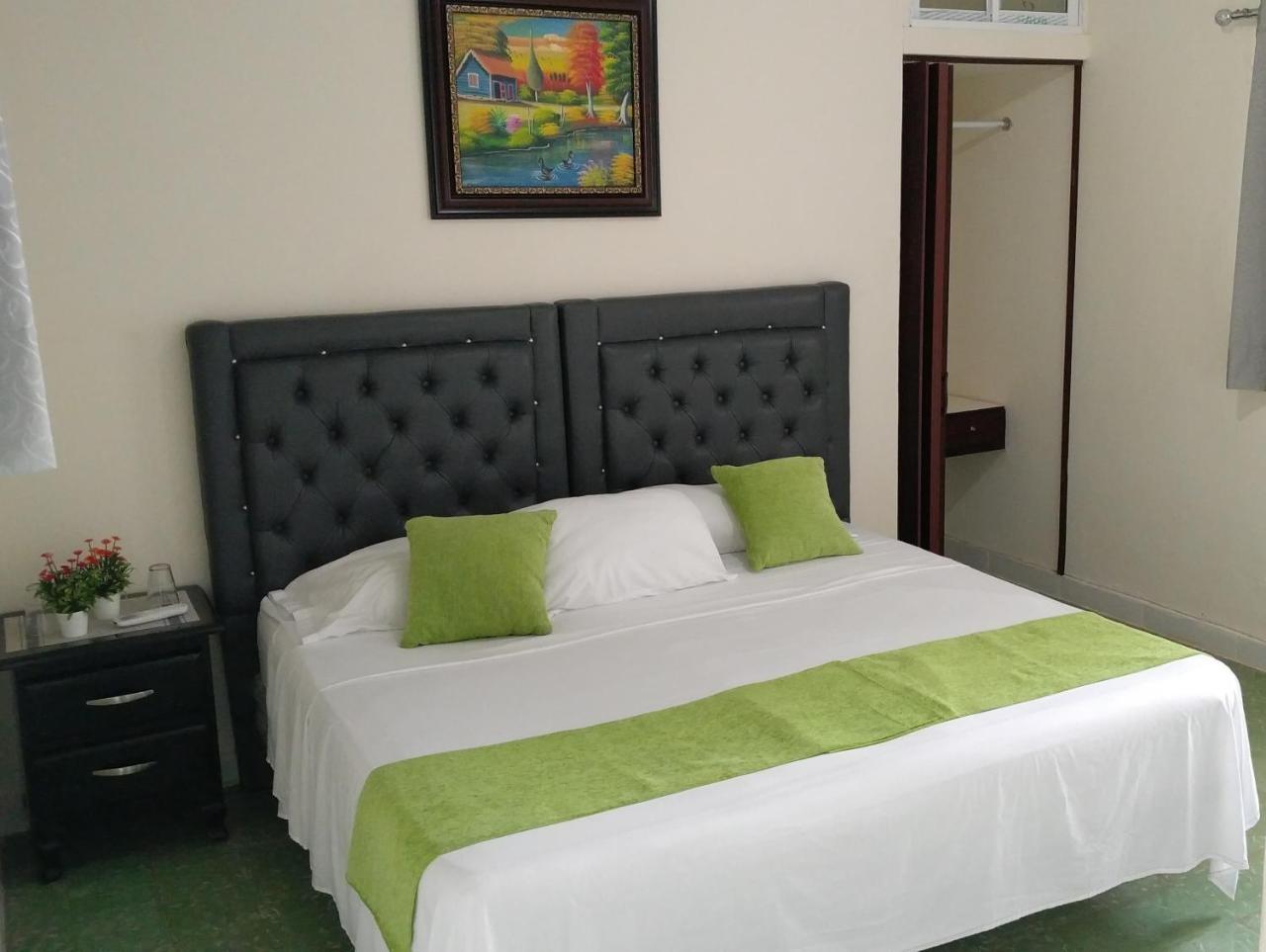 Arboleda Hostal Santo Domingo Ngoại thất bức ảnh
